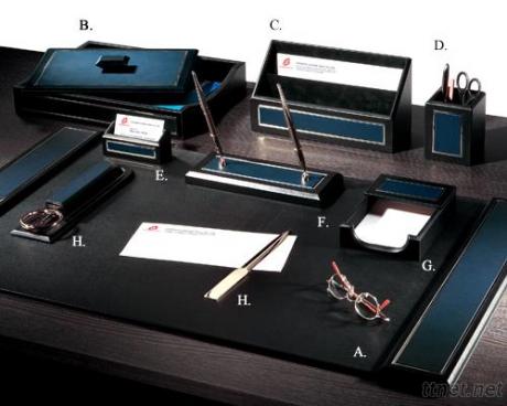 Paragon Leather 8 - PC Desk Set